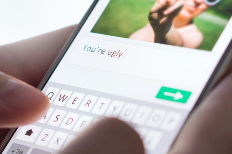 (42)73385008_Quick Tips on Helping Your Child Deal with Cyber bullying